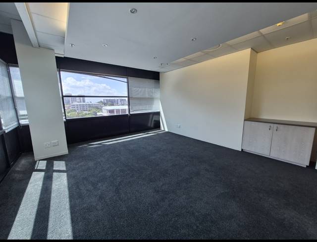 104M² OFFICE TO LET IN SANDTON CENTRAL
